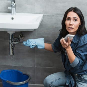 Leak Detection 101: Signs You Need a Plumber