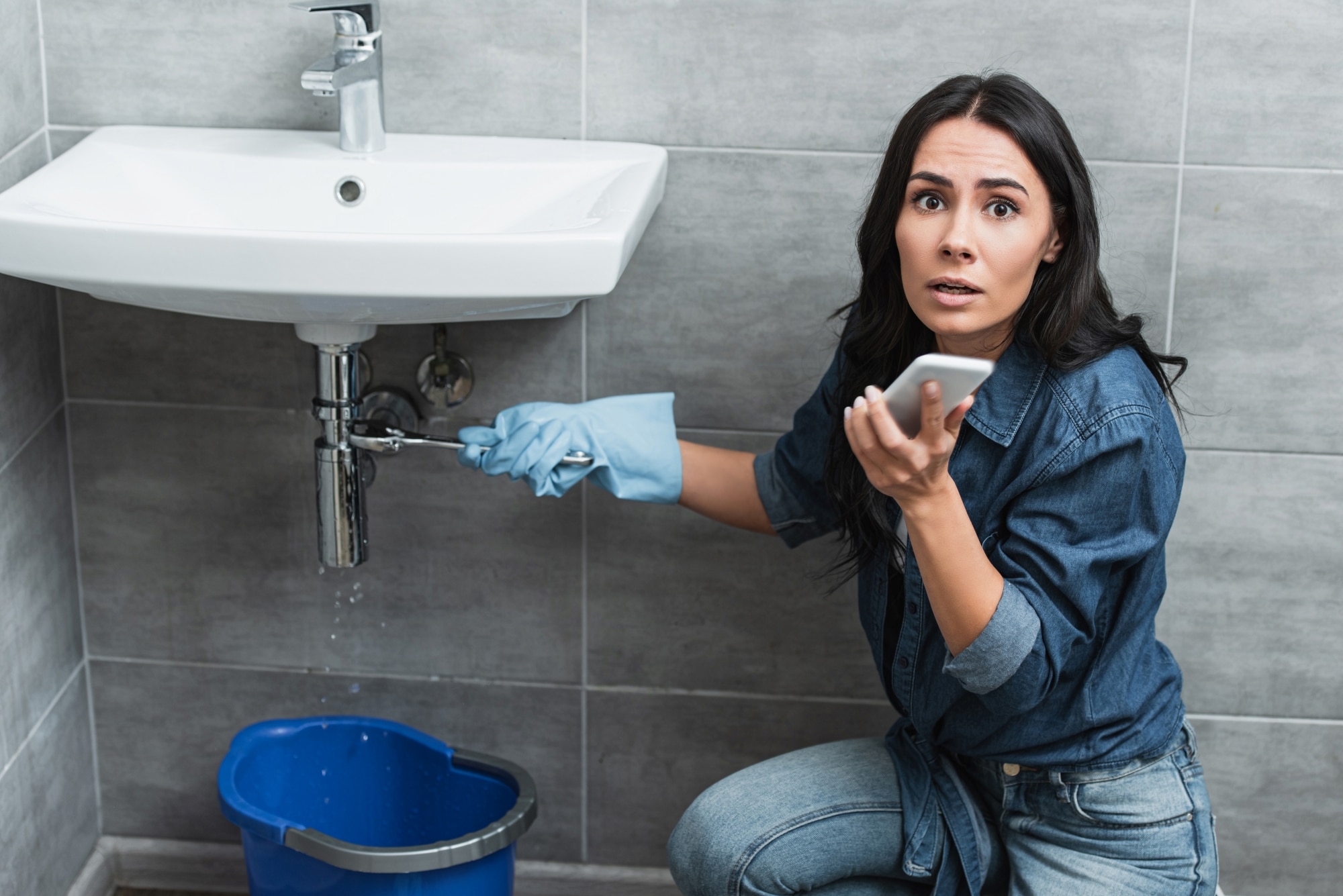 Leak Detection 101: Signs You Need a Plumber